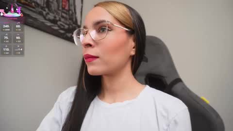 Snapshot of little_eli chatting on November 13, 2025, 7:13 pm Help me reach 100 likes online show from November 13, 2025, 7:13 pm