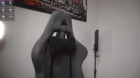 Snapshot of little_eli chatting on November 20, 2025, 7:13 pm Help me reach 100 likes online show from November 20, 2025, 7:13 pm