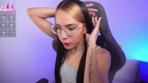 Snapshot of little_eli chatting on November 25, 2025, 7:14 pm Help me reach 100 likes online show from November 25, 2025, 7:14 pm