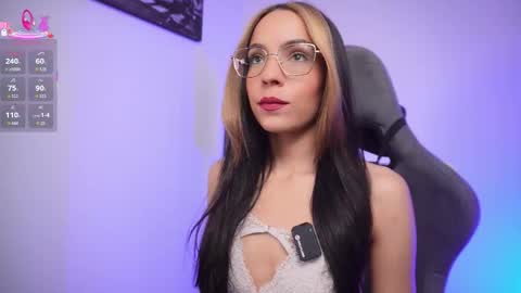 Snapshot of little_eli chatting on November 27, 2025, 7:16 pm Help me reach 100 likes online show from November 27, 2025, 7:16 pm