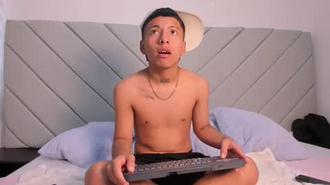 little_kris1 online show from October 18, 2025, 12:28 pm