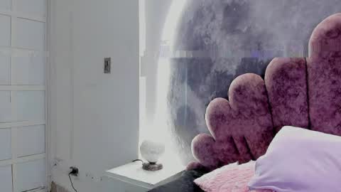 little_melanie online show from April 18, 2026, 7:58 pm