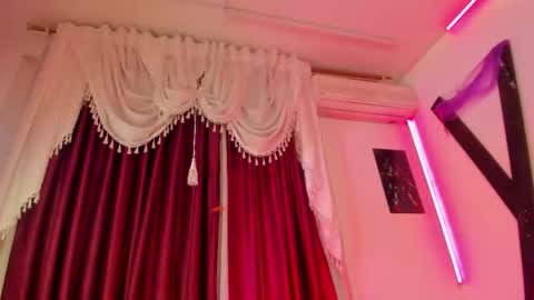 Little Nauughty2 online show from October 31, 2025, 2:07 pm