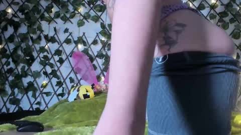 Mia online show from March 24, 2026, 11:15 am