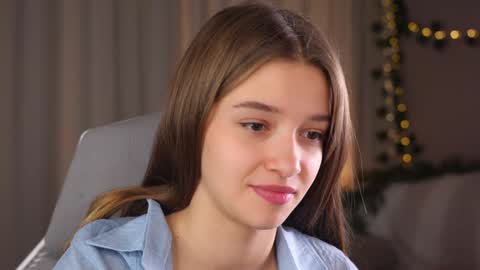 Kiki online show from September 18, 2025, 4:31 pm