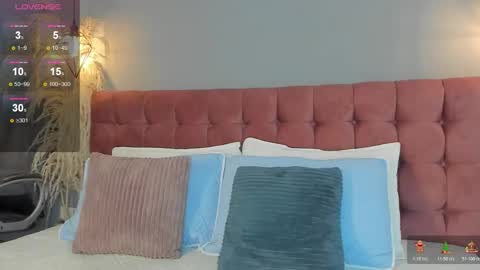 Tania online show from December 15, 2025, 12:42 pm