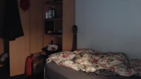 Snapshot of littlealien7 chatting on May 1, 2026, 11:37 am littlealien7 online show from May 1, 2026, 11:37 am