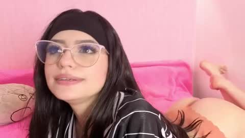 Snapshot of littlearii chatting on May 6, 2026, 7:08 pm Ari online show from May 6, 2026, 7:08 pm