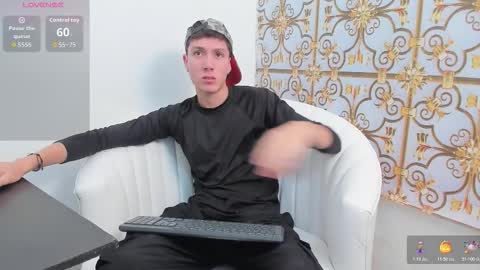 DANNY online show from November 18, 2025, 2:54 pm