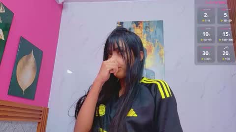 Snapshot of littlee_emilyy_ chatting on June 17, 2026, 1:01 pm Emily online show from June 17, 2026, 1:01 pm