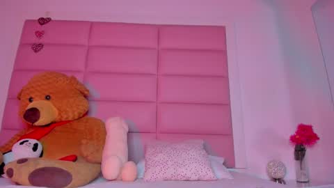 littlee_emma_ online show from February 8, 2025, 3:30 am