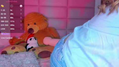 littlee_emma_ online show from March 6, 2025, 3:35 am