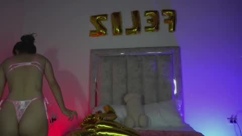 littlee_emma_ online show from February 22, 2026, 4:02 am