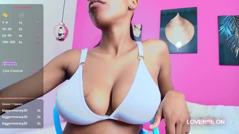 Tania  online show from December 1, 2024, 7:58 pm