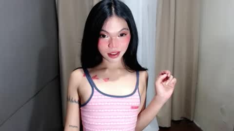 littlelace_ online show from February 27, 2026, 7:41 am