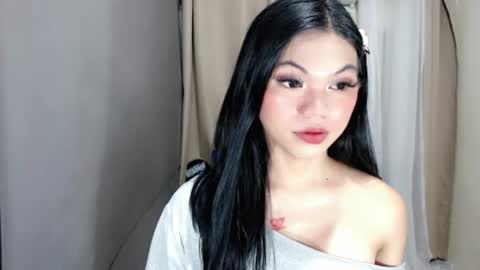 Snapshot of littlelace_ chatting on June 13, 2026, 1:36 am littlelace_ online show from June 13, 2026, 1:36 am
