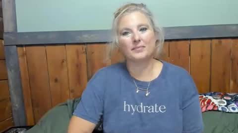 lisanixs online show from October 3, 2025, 6:16 pm