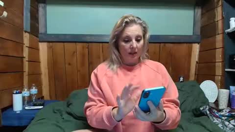 lisanixs online show from January 15, 2026, 5:27 pm