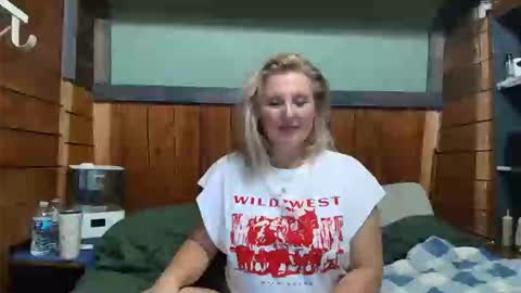 lisanixs online show from February 17, 2026, 4:53 am