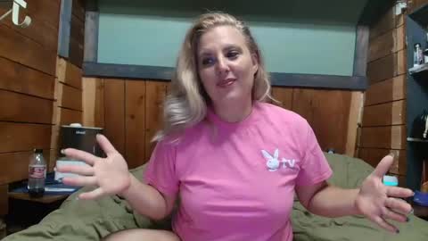 Snapshot of littlelisa1 chatting on June 22, 2026, 8:17 pm lisanixs online show from June 22, 2026, 8:17 pm