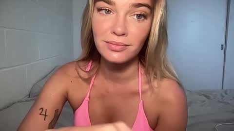 Marciabrady online show from March 4, 2025, 10:27 pm