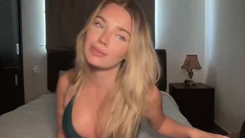 Marciabrady online show from November 8, 2025, 4:23 am