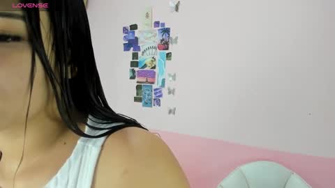 Snapshot of littlemelodii18 chatting on December 22, 2024, 8:14 pm MELODY online show from December 22, 2024, 8:14 pm