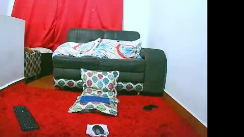 Snapshot of littlemia_777 chatting on April 27, 2026, 8:07 pm Mia online show from April 27, 2026, 8:07 pm