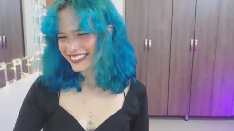 Snapshot of littlenami_ chatting on September 19, 2025, 9:15 pm LAUREN online show from September 19, 2025, 9:15 pm