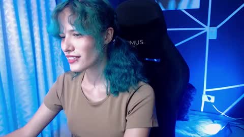 Snapshot of littlenami_ chatting on September 30, 2025, 2:05 am LAUREN online show from September 30, 2025, 2:05 am