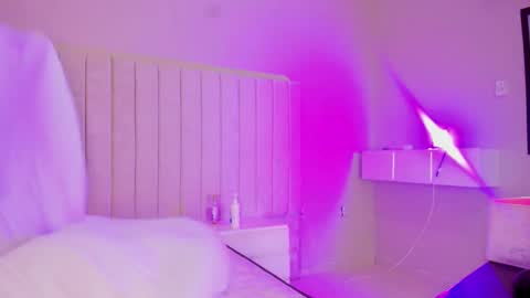 im olivia IG littleolivia01 online show from December 3, 2025, 12:36 pm