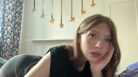 littleprincess3000 online show from April 25, 2026, 1:52 pm