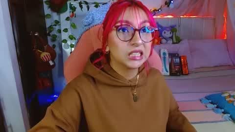 Snapshot of littlerouse_ chatting on May 6, 2026, 8:19 am Ruby Rouse online show from May 6, 2026, 8:19 am
