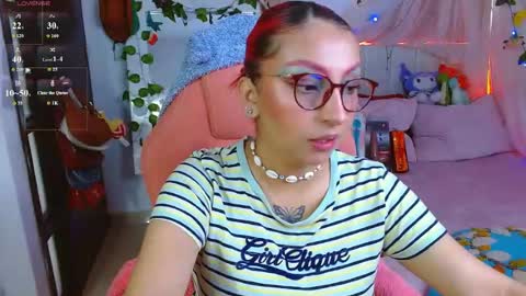 Snapshot of littlerouse_ chatting on June 6, 2026, 5:06 pm Ruby Rouse online show from June 6, 2026, 5:06 pm