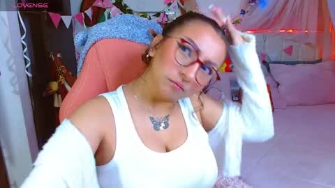 Snapshot of littlerouse_ chatting on August 1, 2026, 8:35 am Ruby Rouse online show from August 1, 2026, 8:35 am