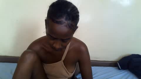 littlesandie online show from February 13, 2025, 11:17 am