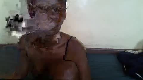 littlesandie online show from March 6, 2025, 11:47 am