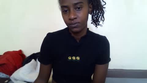 littlesandie online show from September 29, 2025, 5:45 am