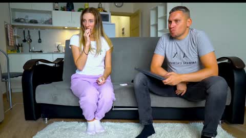 Little Tifany online show from September 24, 2025, 11:35 am