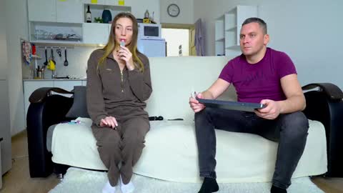 Little Tifany online show from November 17, 2025, 11:49 am