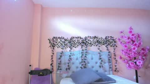 Snapshot of littletammy4u_ chatting on September 13, 2025, 12:05 pm tammy online show from September 13, 2025, 12:05 pm