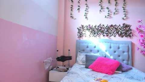 Snapshot of littletammy4u_ chatting on September 19, 2025, 12:50 pm tammy online show from September 19, 2025, 12:50 pm