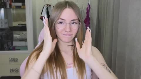 Eliana online show from January 28, 2025, 2:21 pm