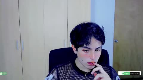 littlezhalem online show from November 22, 2025, 4:33 am