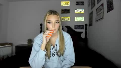 Snapshot of livvywinters chatting on April 9, 2026, 4:45 am Livvy online show from April 9, 2026, 4:45 am