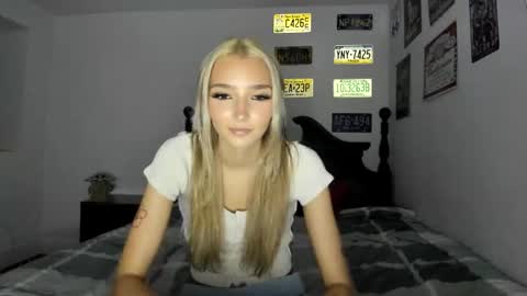 Snapshot of livvywinters chatting on April 11, 2026, 4:50 am Livvy online show from April 11, 2026, 4:50 am