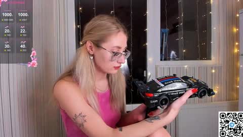 My name is Livy Nice to meet you  Thumbs up please its important online show from January 4, 2025, 5:26 pm