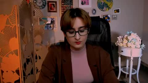 Snapshot of lixeluna chatting on April 8, 2026, 6:24 am LixeLuna online show from April 8, 2026, 6:24 am