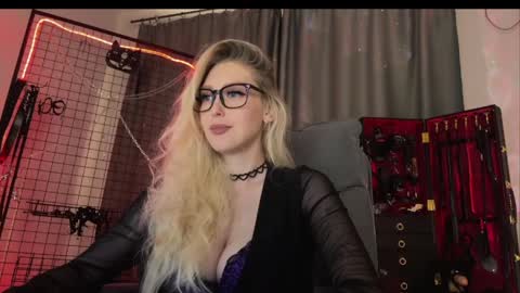 Liya Ray online show from April 6, 2026, 6:36 am