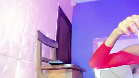liyenpain01 online show from May 8, 2026, 8:47 pm